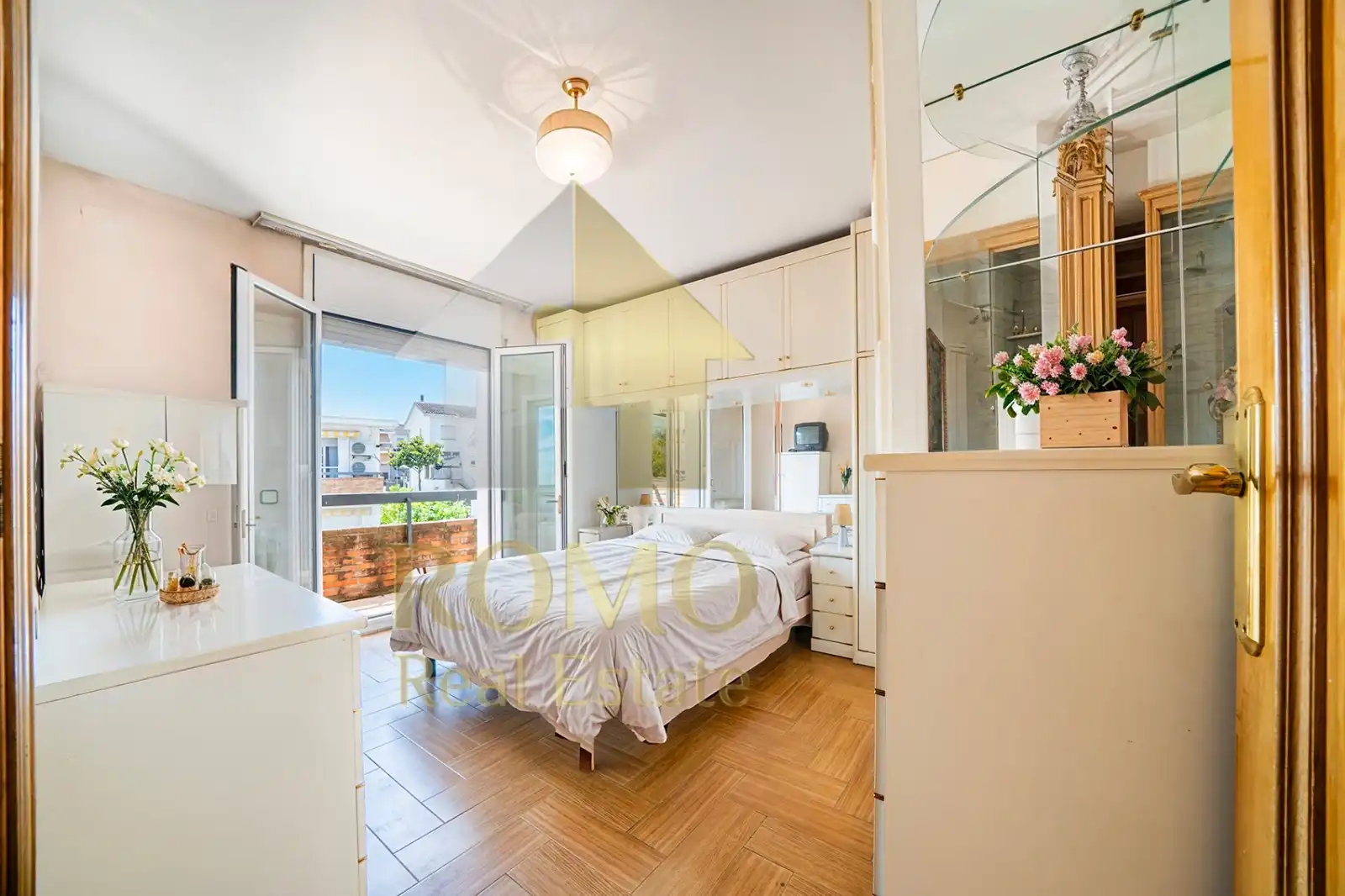 Habitación de Casa adosada en venta en Santa Perpètua de Mogoda con Calefacción y Trastero