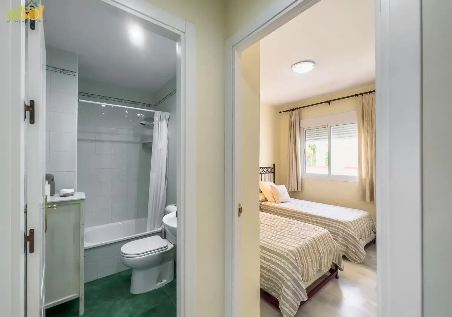 Bedroom of Attic for sale in Rota  with Air Conditioner, Terrace and Storage room