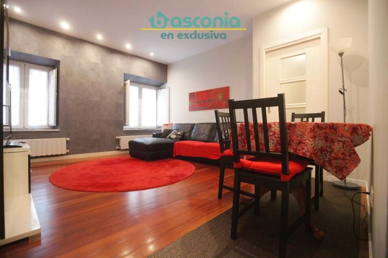 Living room of Flat for sale in Basauri   with Heating, Storage room and Furnished
