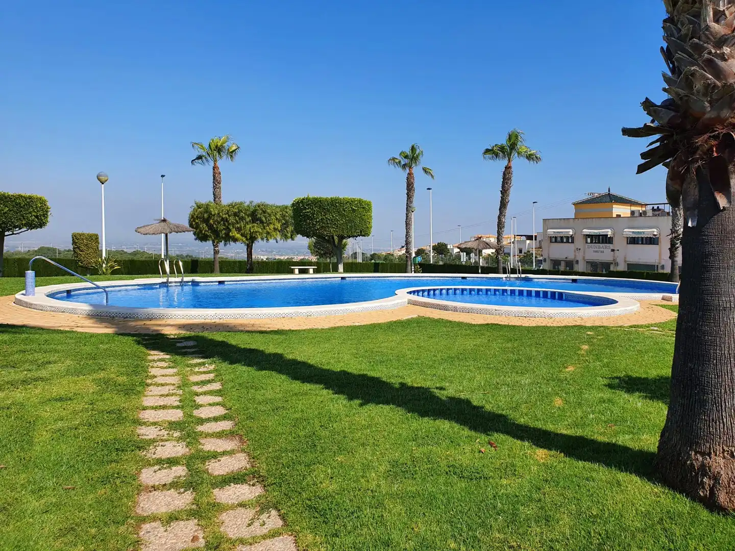 Piscina de Casa o xalet en venda en Santa Pola amb Aire condicionat, Calefacció i Jardí privat