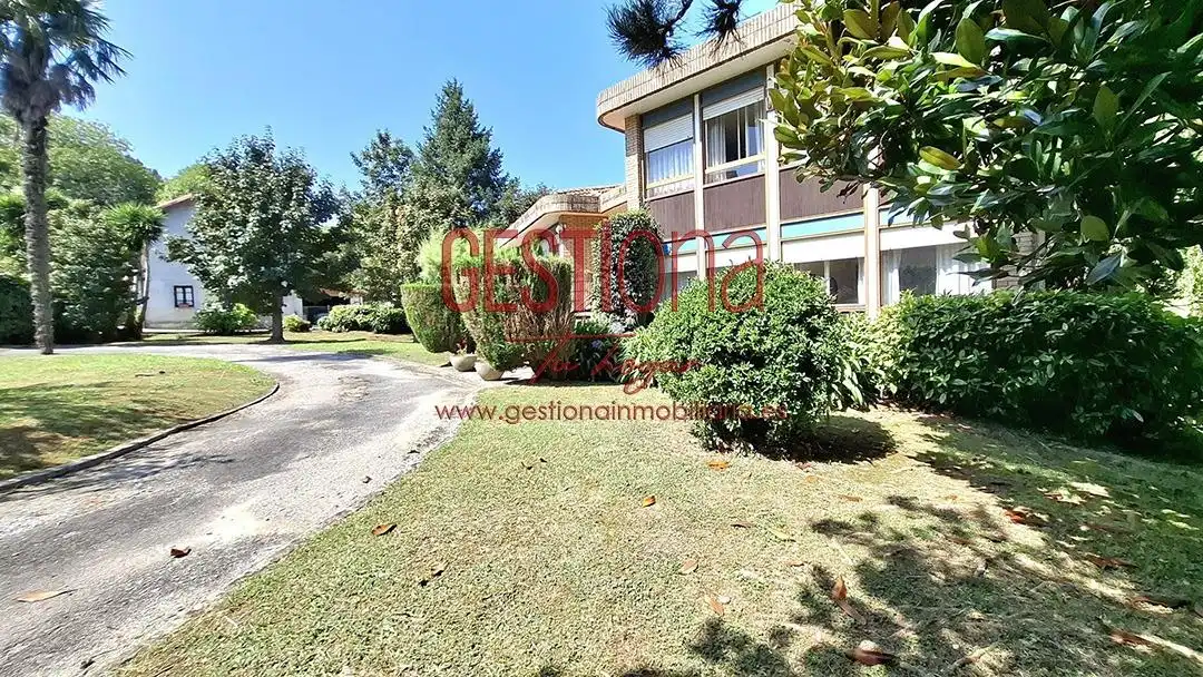 Vista exterior de Casa o chalet en venta en Medio Cudeyo con Jardín privado