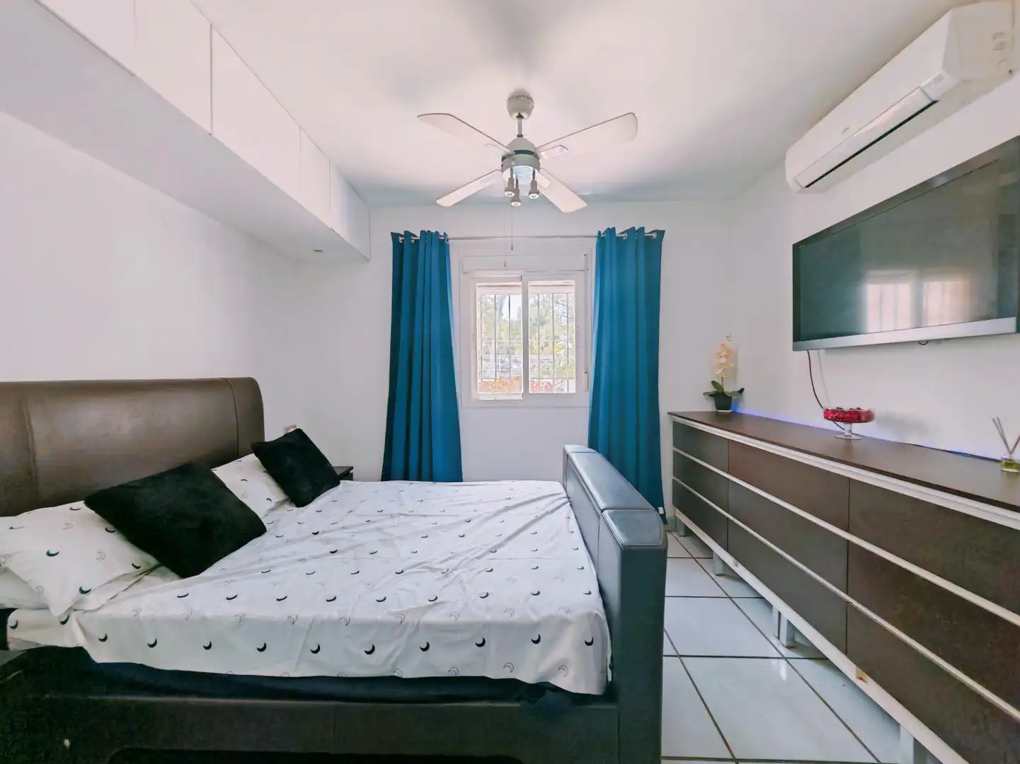 Bedroom of Houses for sale in Chiclana de la Frontera  with Air Conditioner, Swimming Pool and Furnished