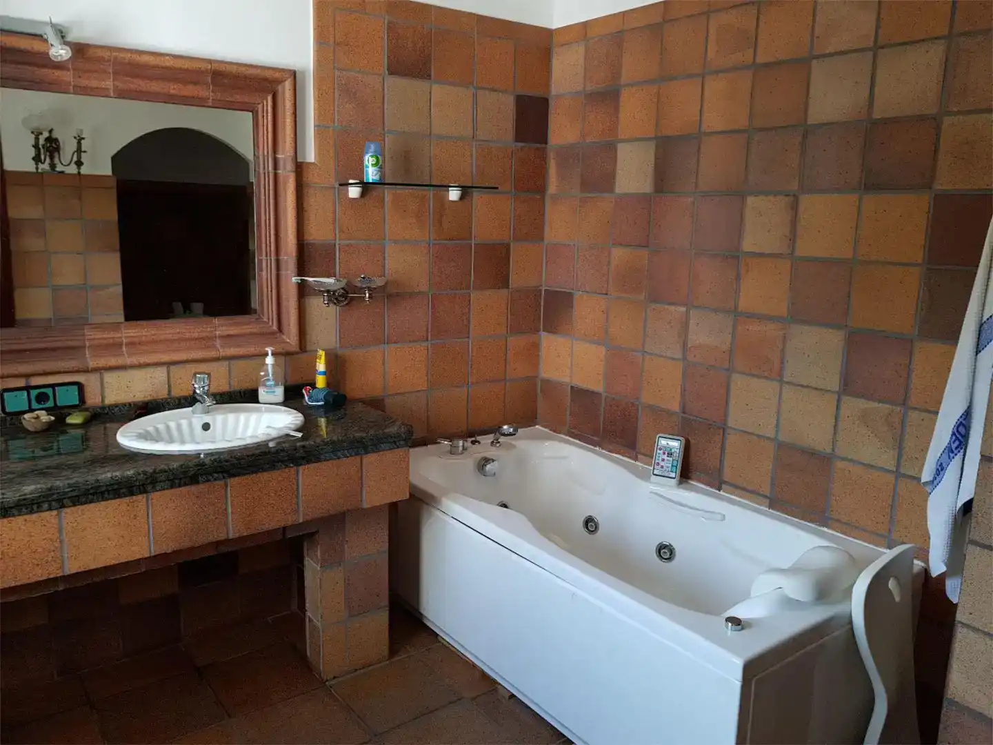 Bathroom of Houses for sale in Barbate  with Air Conditioner, Swimming Pool and Balcony