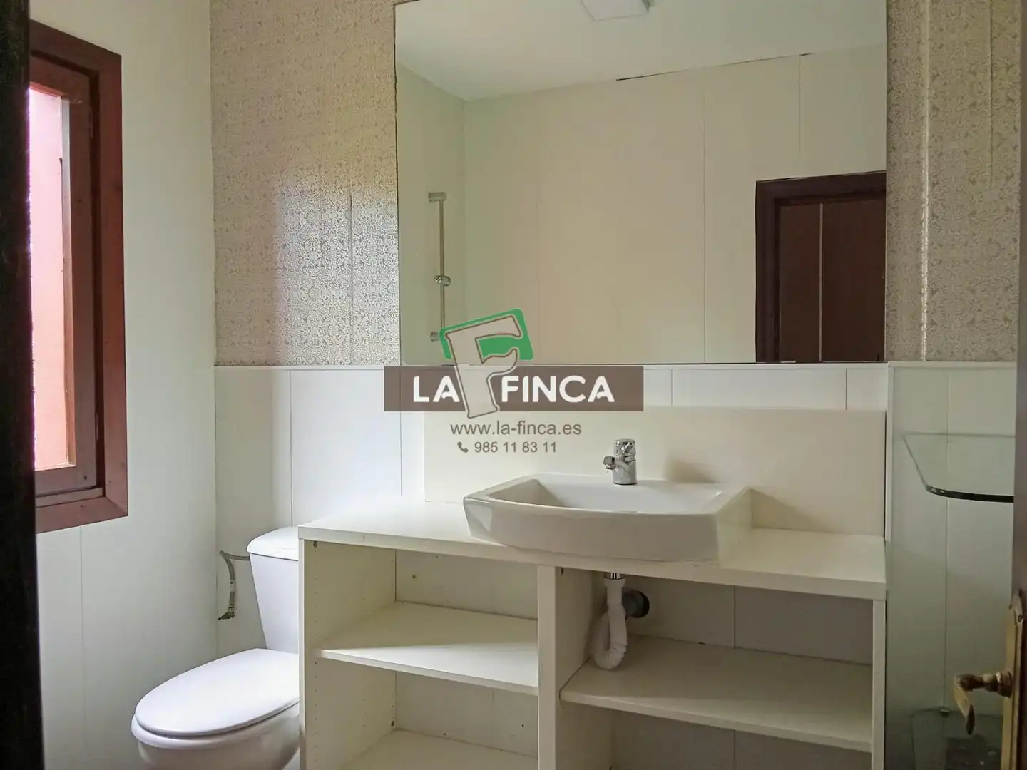 Baño de Casa o chalet en venta en Noreña con Calefacción, Terraza y Trastero