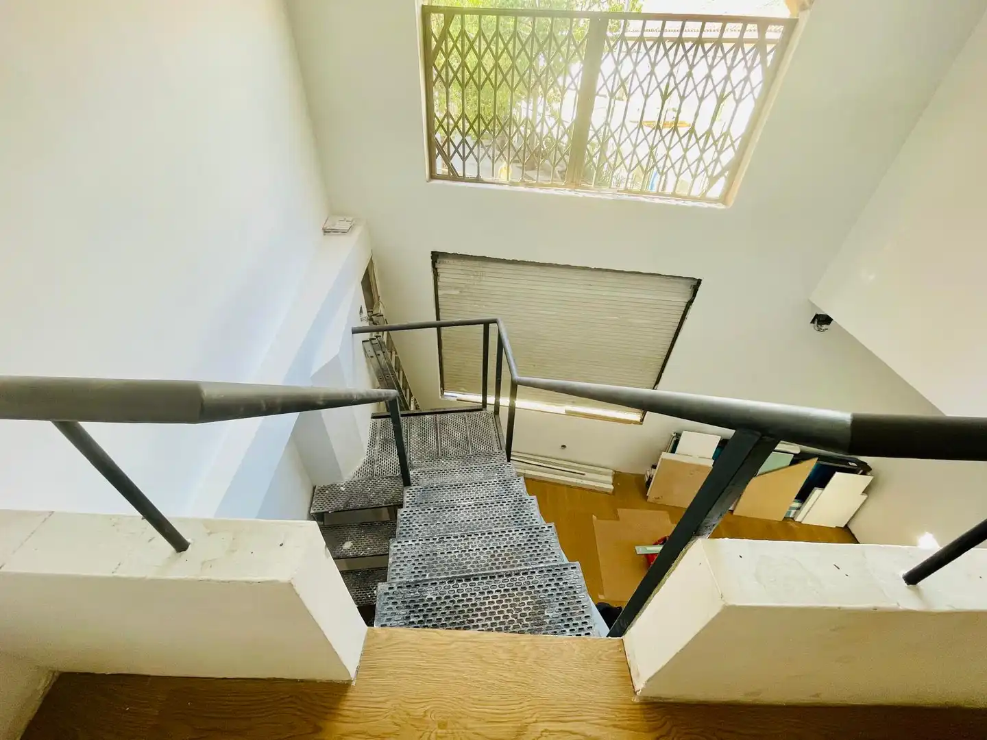 Maisonette zum Verkauf in Badalona mit Klimaanlage, Parkett und Abstellraum