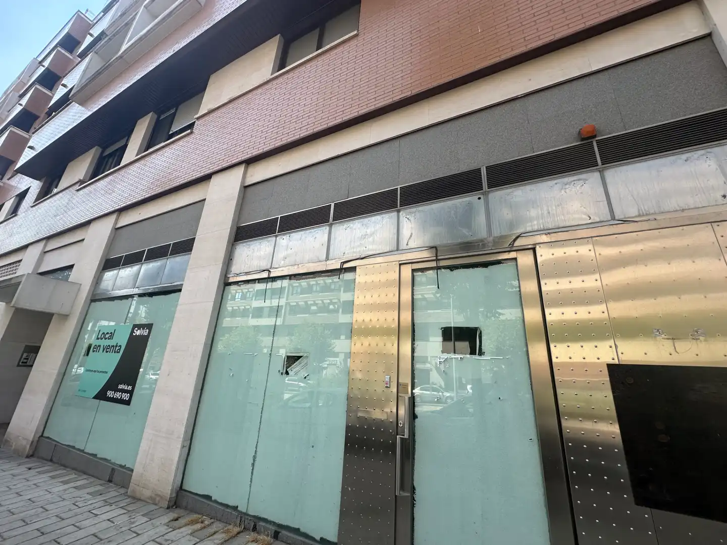 Vista exterior de Local en venta en Parquesol
