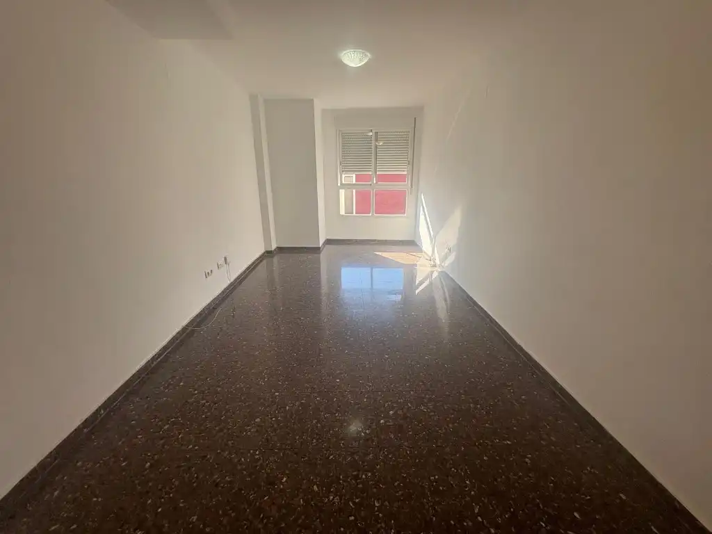 Piso de alquiler en Paterna con TV y Balcón
