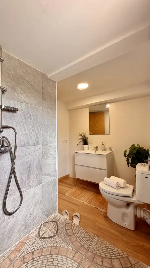 Badezimmer von Haus oder Chalet zum Verkauf in Tarragona mit Heizung, Privatgarten und Parkett