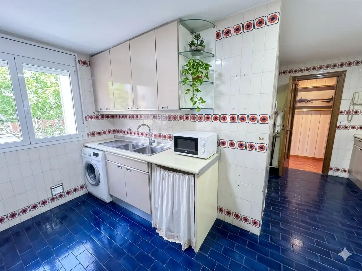 Wohnung zur Miete in Calle de Martín de los Heros, Argüelles
