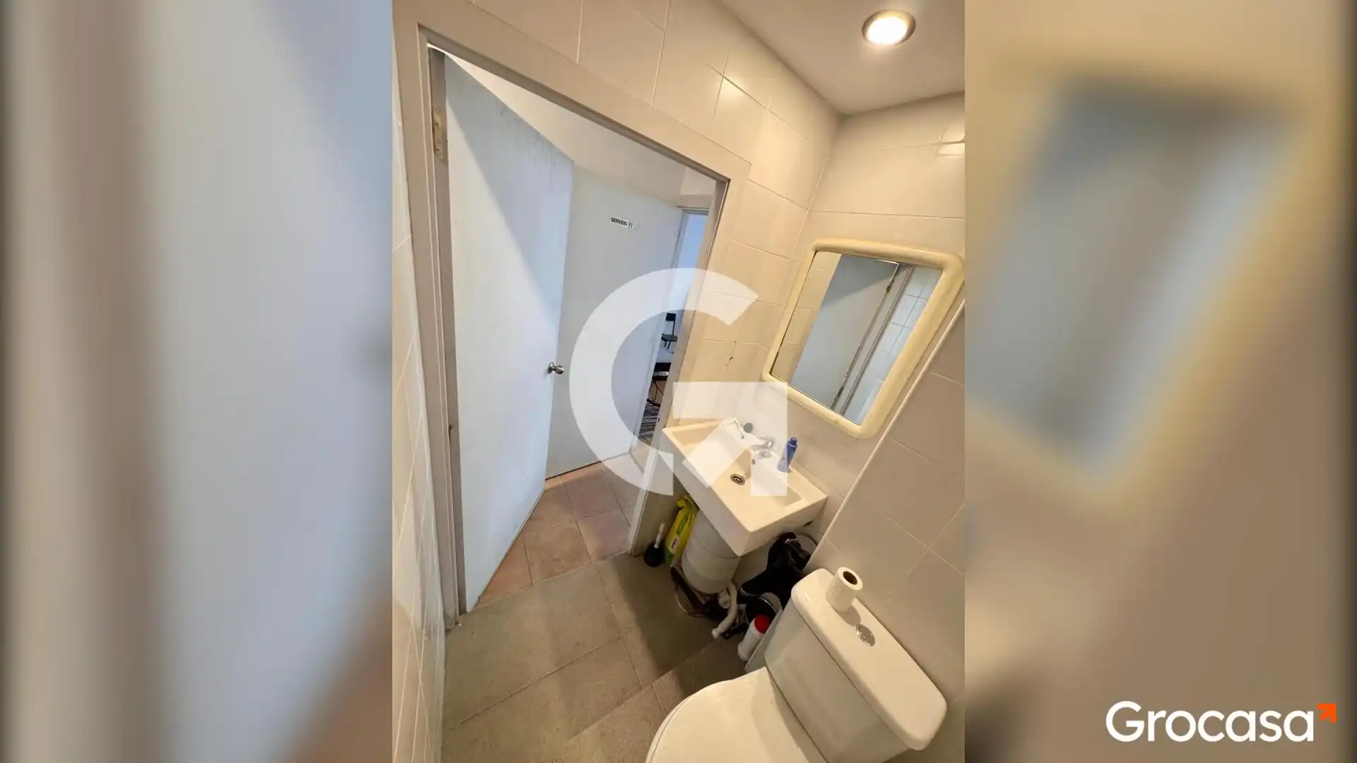 Badezimmer von Loft zum Verkauf in Rubí mit Klimaanlage, Abstellraum und Ofen