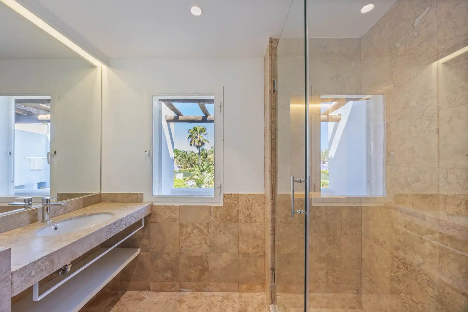 Bathroom of Detached homes for sale in Sotogrande  with Air Conditioner, Private garden and Terrace