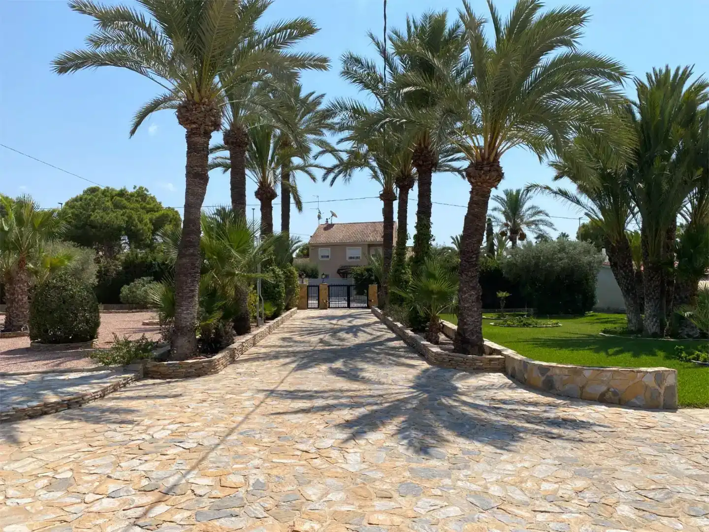 Vista exterior de Casa o xalet en venda en Santa Pola amb Aire condicionat i Piscina
