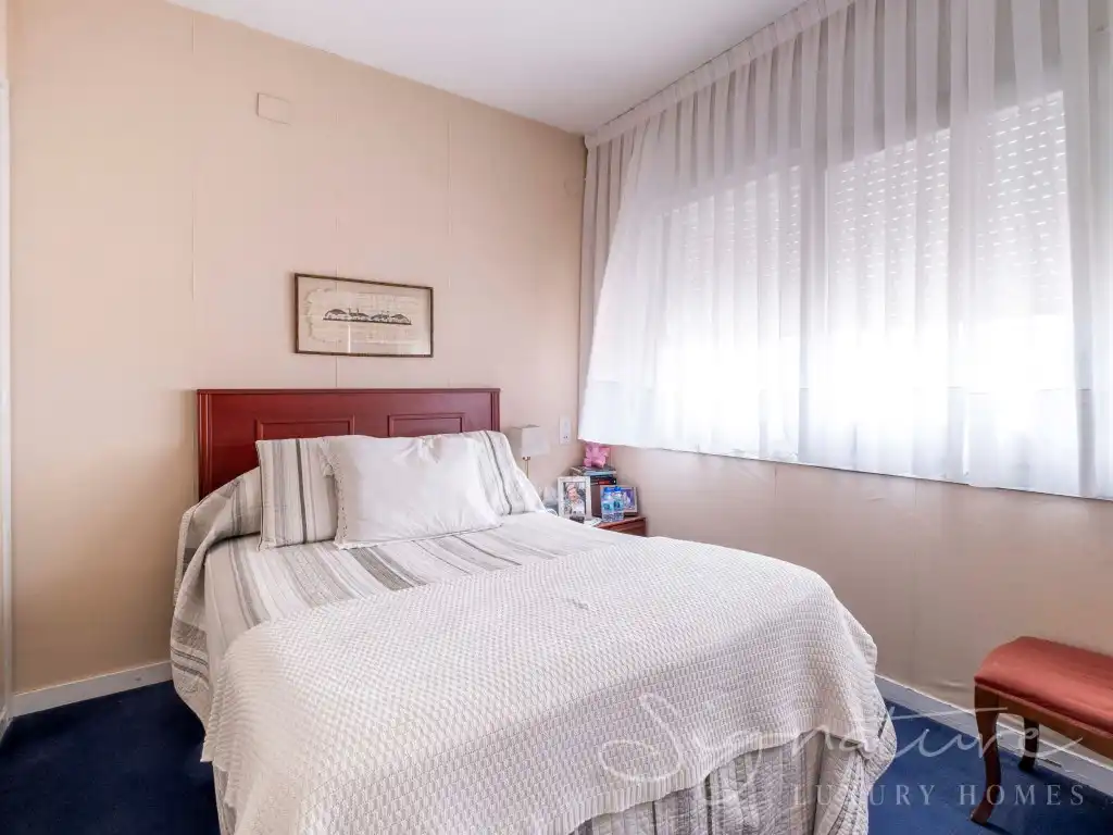 Habitación de Edificio en venta en L'Hospitalet de Llobregat