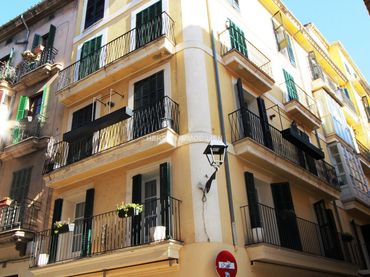 Flat with balcony for sale in Centre