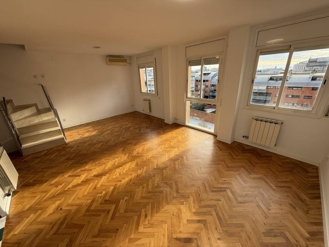 Living room of Duplex to rent in Terrassa  with Air Conditioner, Heating and Parquet flooring