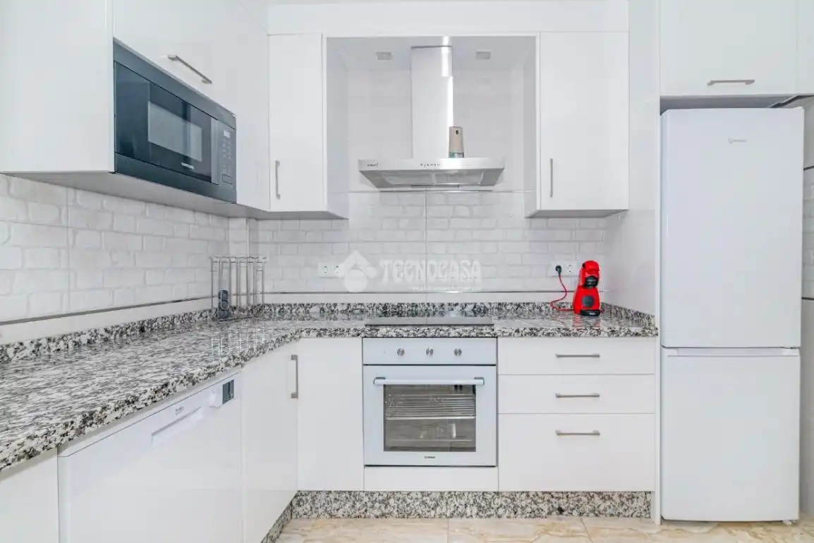 Kitchen of Flat for sale in Lucena  with Air Conditioner