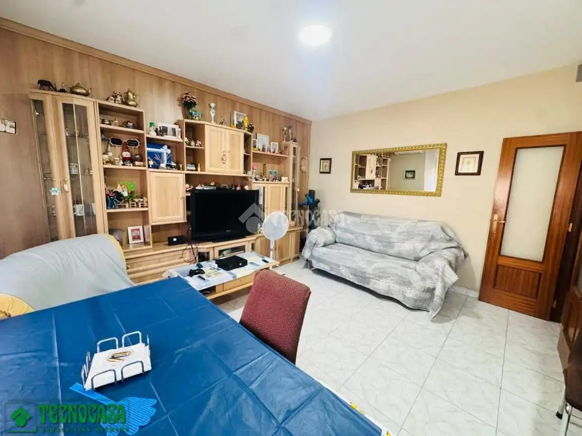 Casa aparellada en venda a Méntrida
