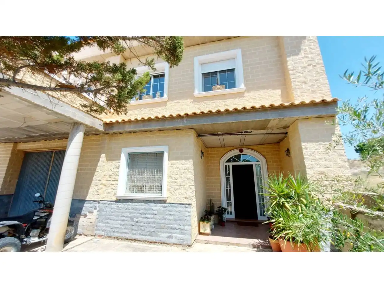Vista exterior de Casa adosada en venda en Molina de Segura amb Aire condicionat, Jardí privat i Terrassa