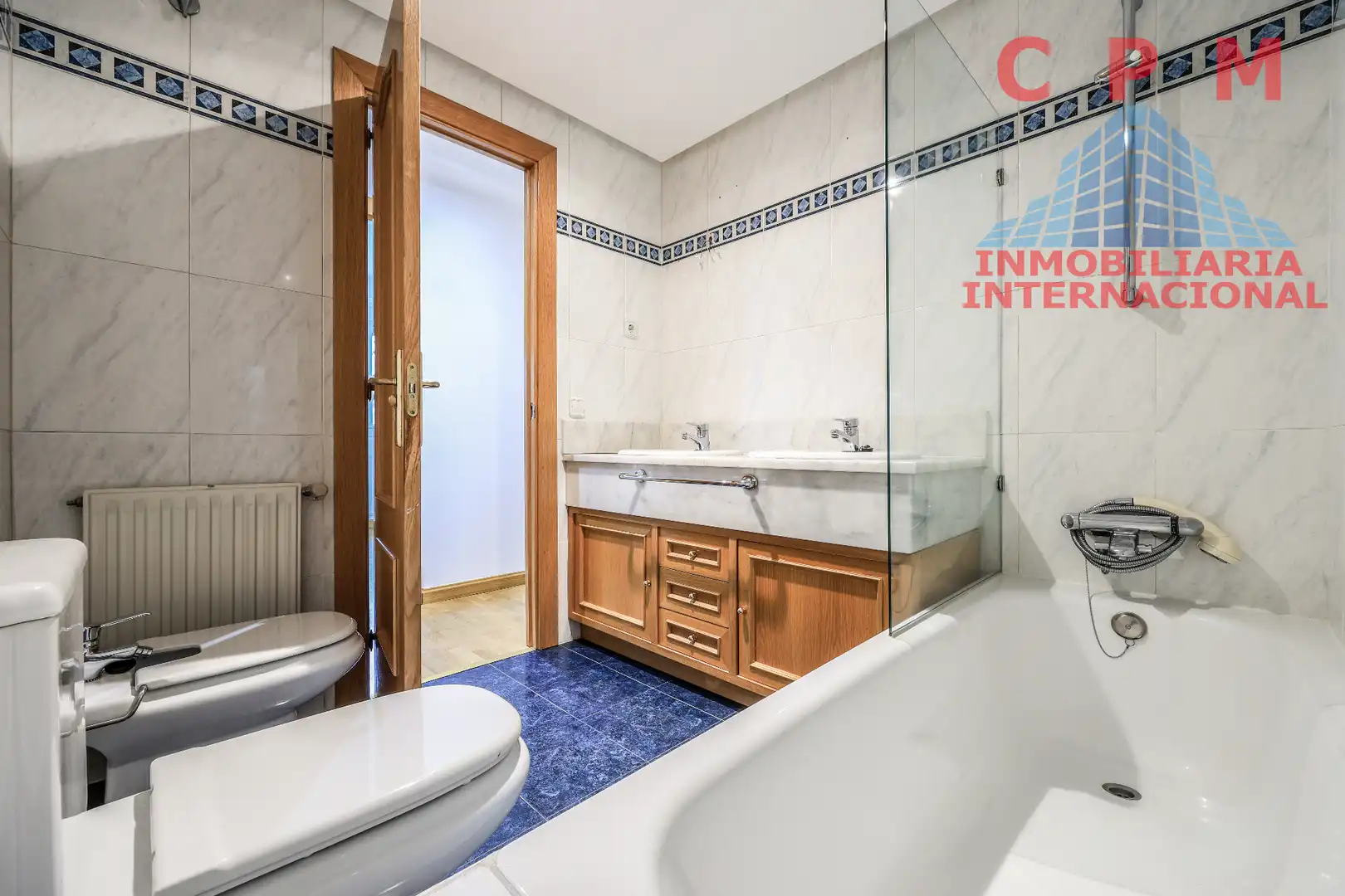 Bathroom of Houses for rent in Madrid  with Air Conditioner, Heating and Private garden