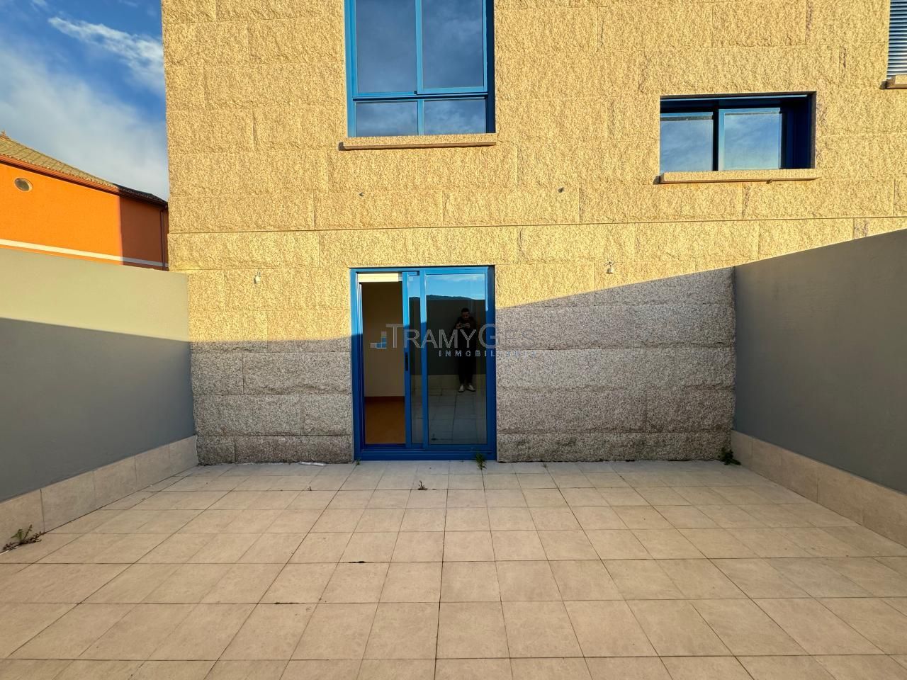 Vista exterior de Apartament en venda en Soutomaior amb Calefacció, Terrassa i Traster