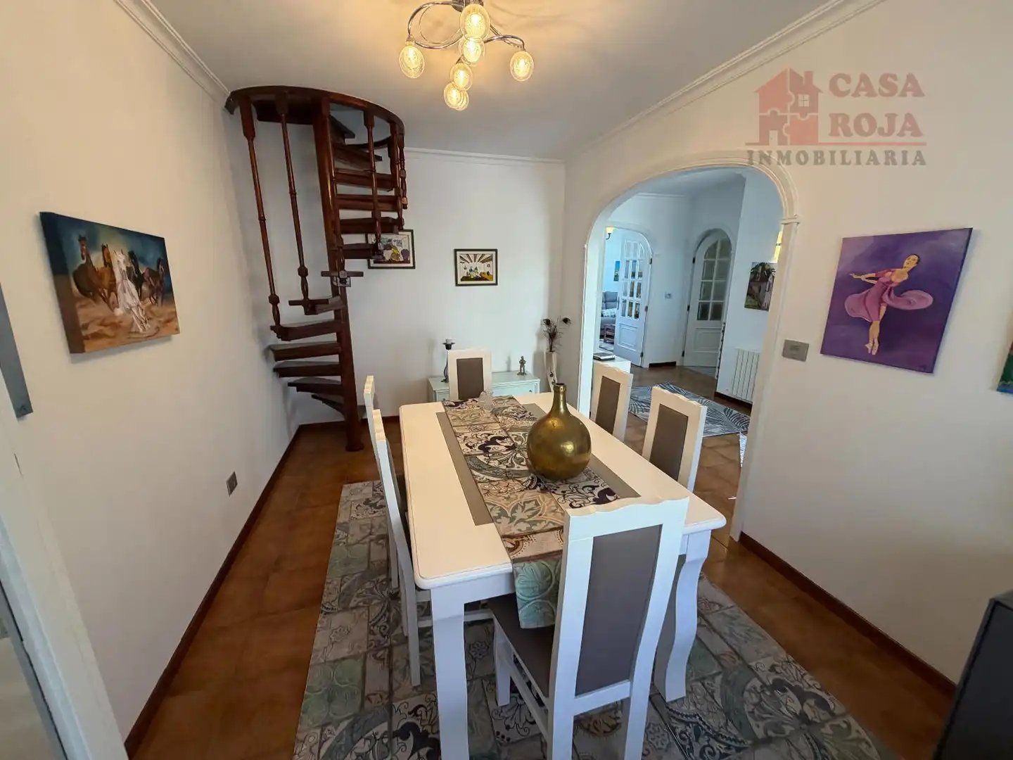 Menjador de Casa o xalet en venda en Cangas  amb Calefacció, Terrassa i Moblat
