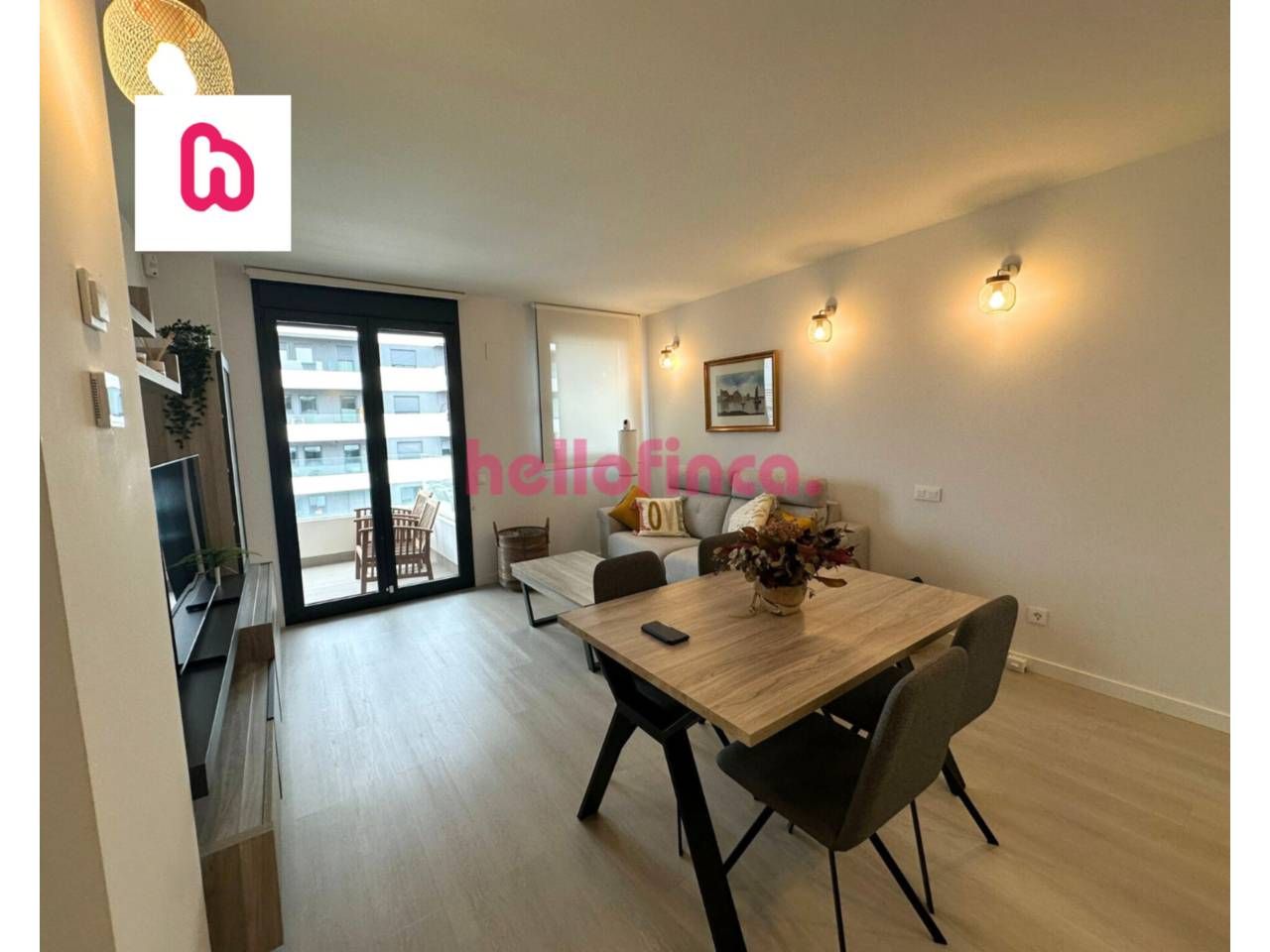 Habitación de Piso en venta en L'Hospitalet de Llobregat con Aire acondicionado, Calefacción y Terraza