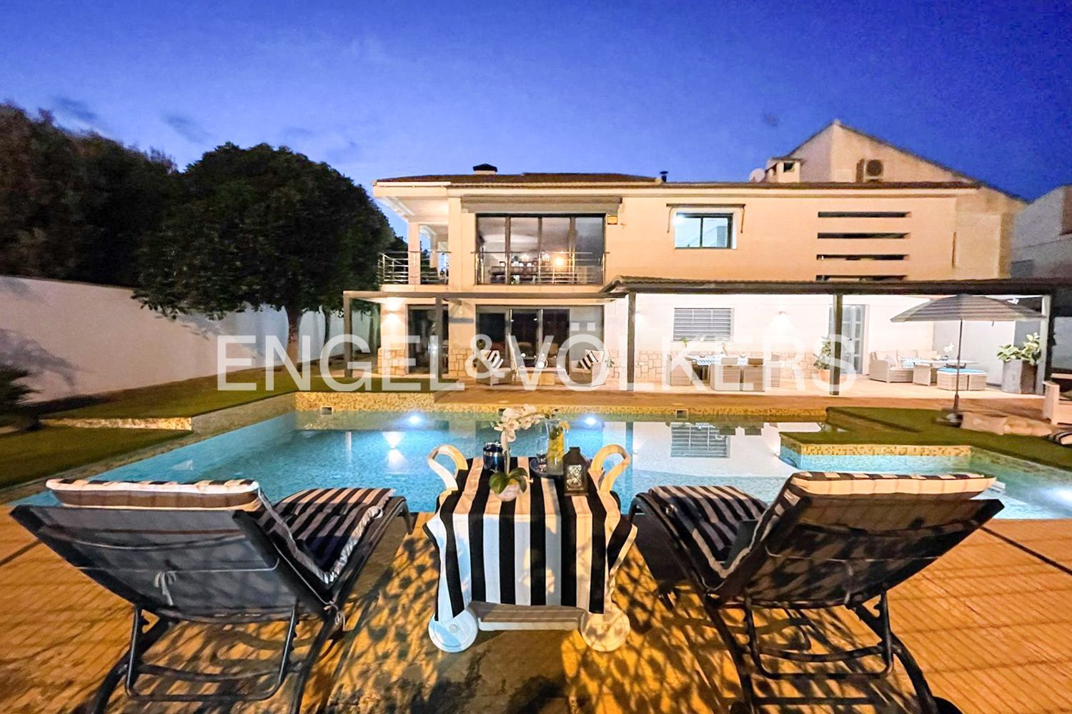 Swimming pool of House or chalet for sale in La Pobla de Vallbona  with Air Conditioner, Heating and Private garden