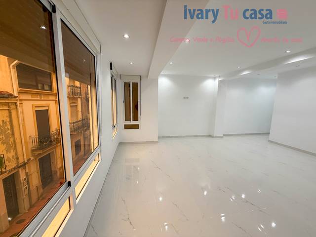 Piso en Venta en Carrer Poeta Verdaguer en Hospital - Plaza del Real