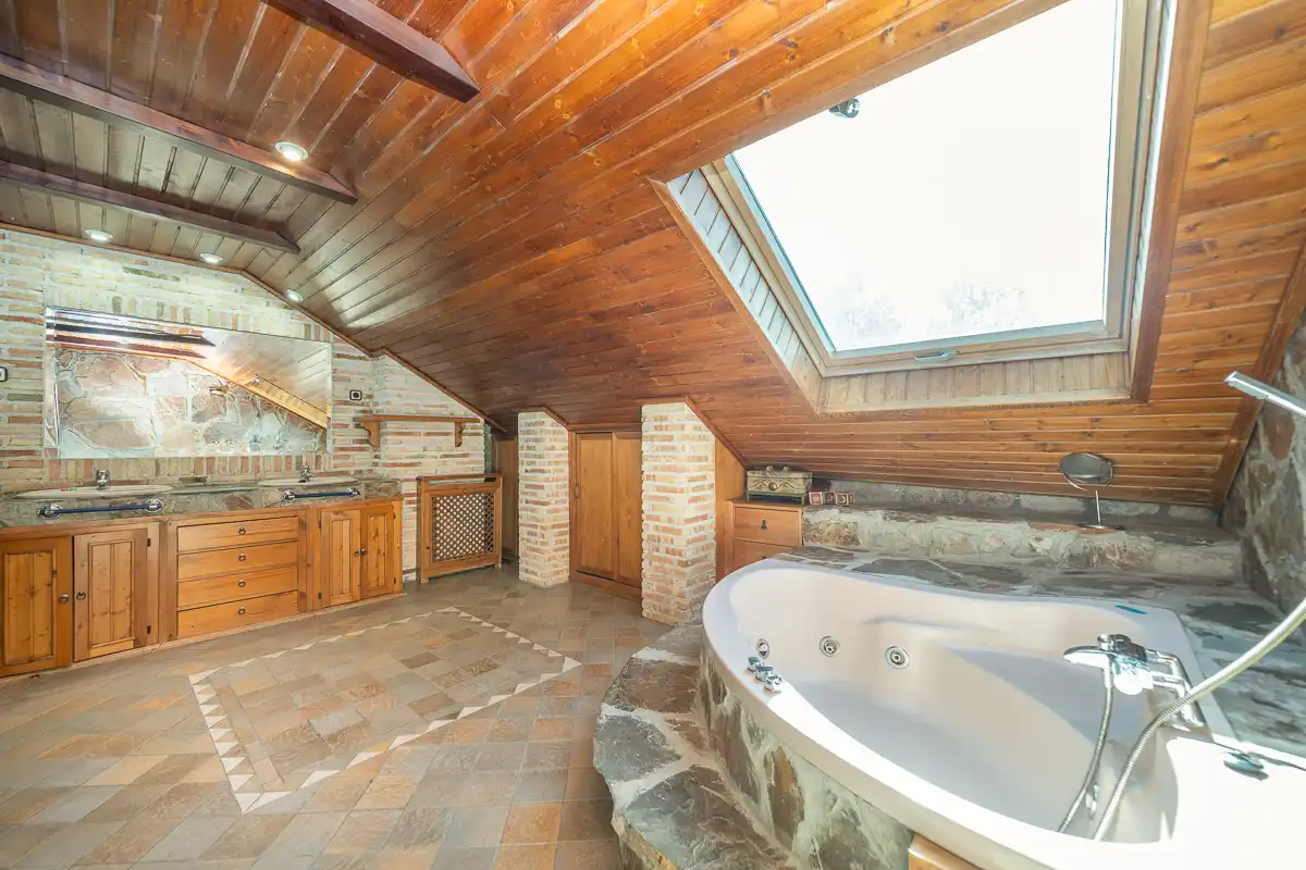 Baño de Casa adosada en venta en Torrelodones con Aire acondicionado, Calefacción y Jardín privado