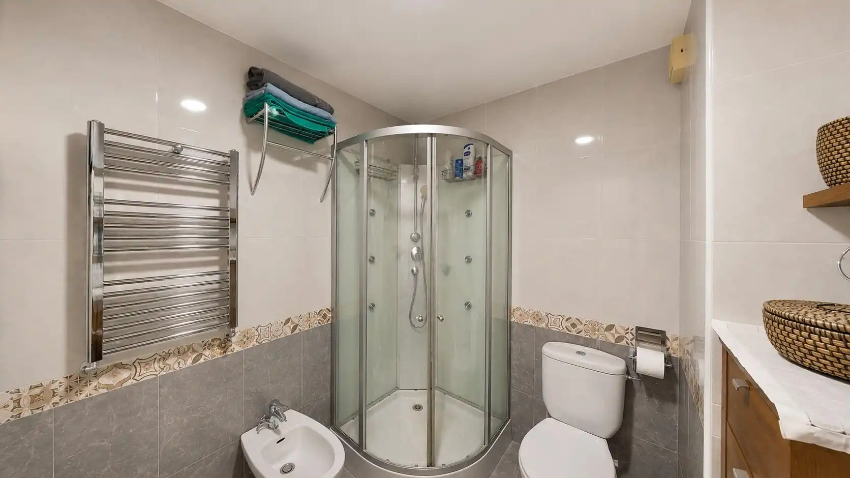 Bany de Apartament en venda en Fuenlabrada amb Aire condicionat, Calefacció i Jardí privat