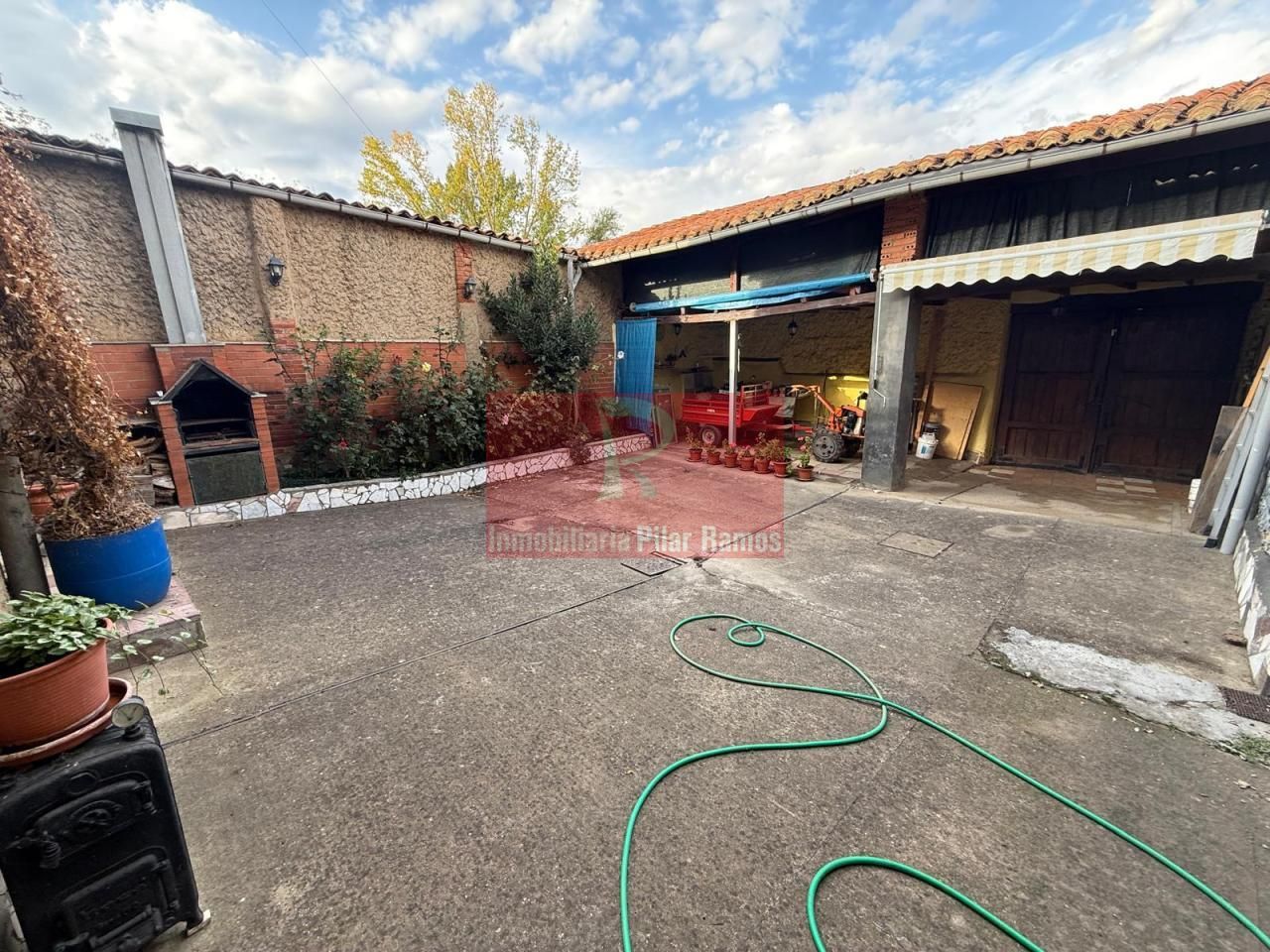 Parking of House or chalet for sale in León Capital   with Heating, Private garden and Storage room