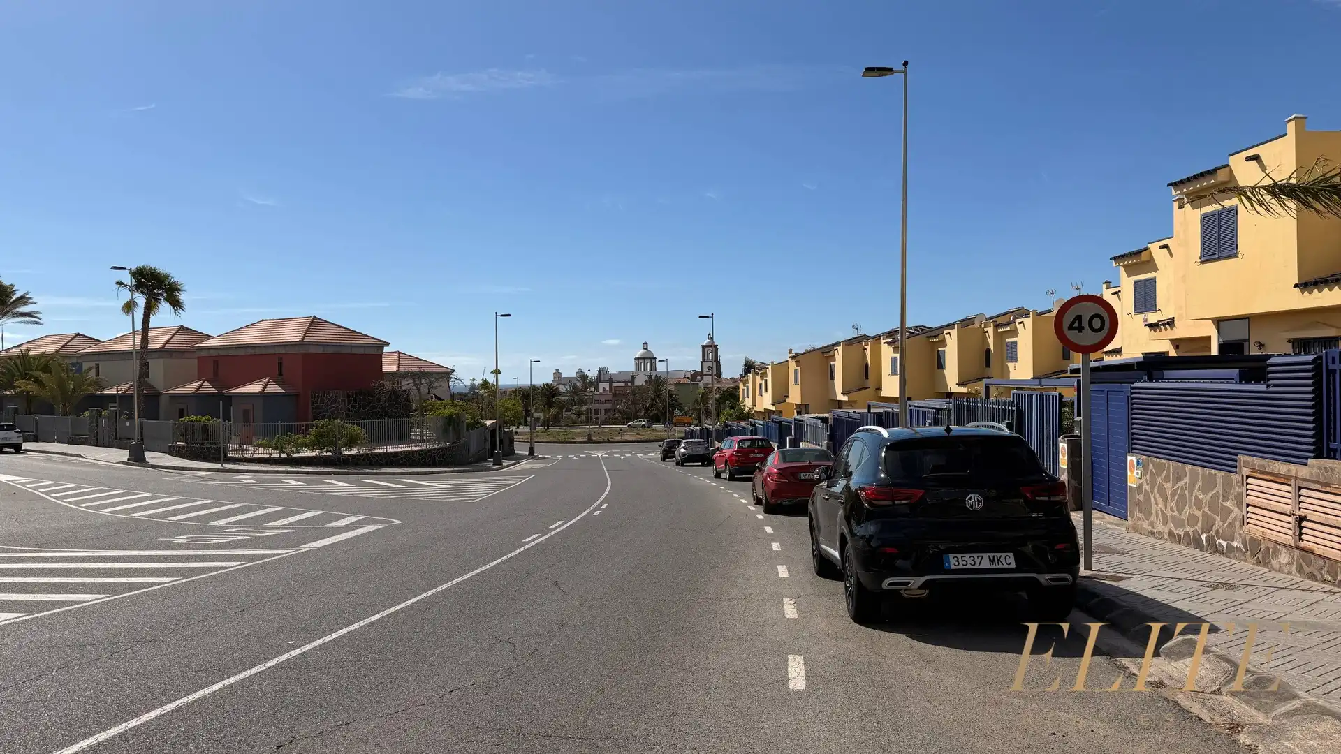 Exterior view of Detached homes for sale in San Bartolomé de Tirajana  with Air Conditioner, Heating and Private garden