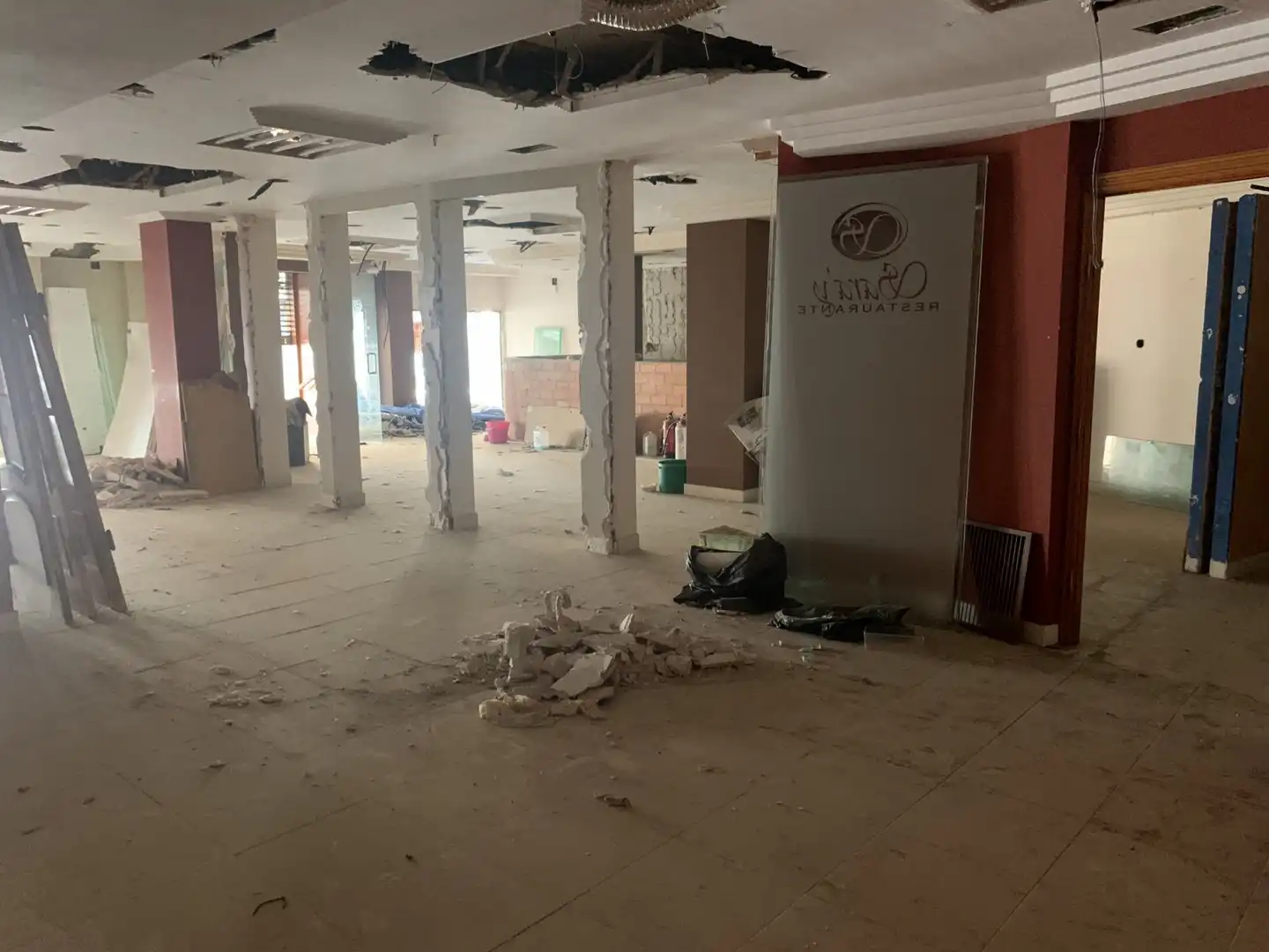 Locale commerciale in vendita a Calle Flores de Lemus, imagen 5