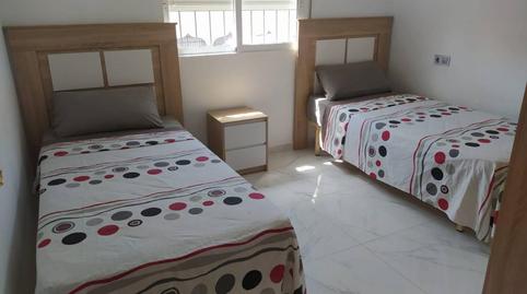 Foto 5 de Casa o xalet de lloguer a C. Parã­s, Nueva Torrevieja, Torrevieja