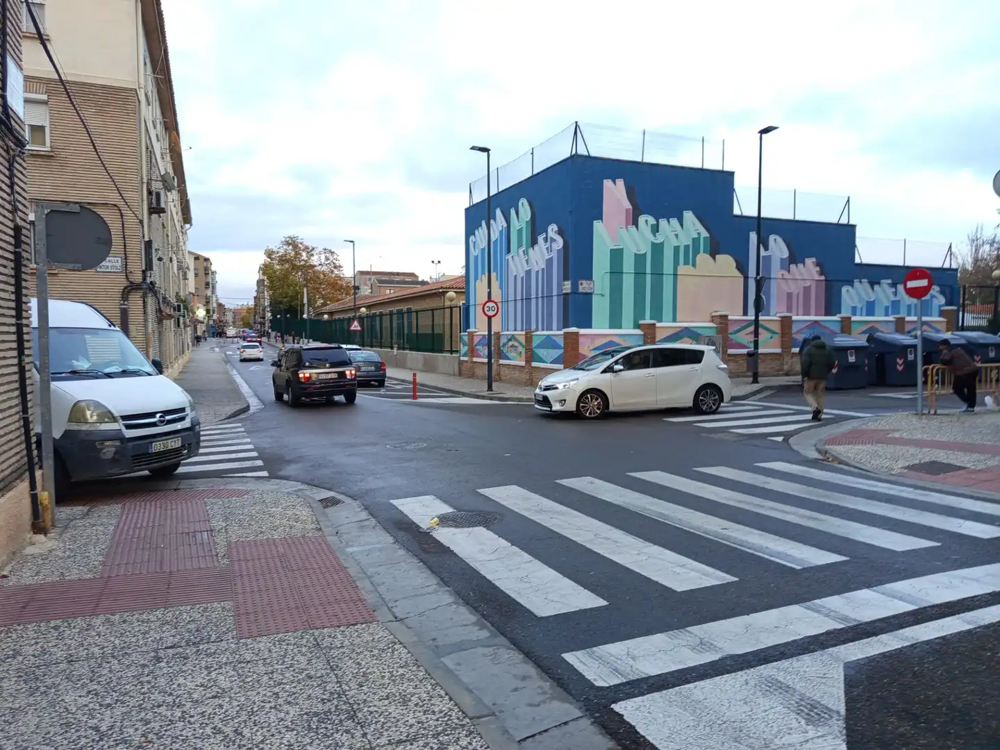 Außenansicht von Residential zum Verkauf in Zaragoza