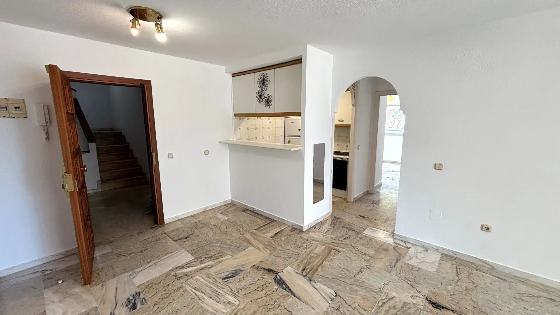 Piso en venta en Benalmádena con Terraza, Horno y Lavadora