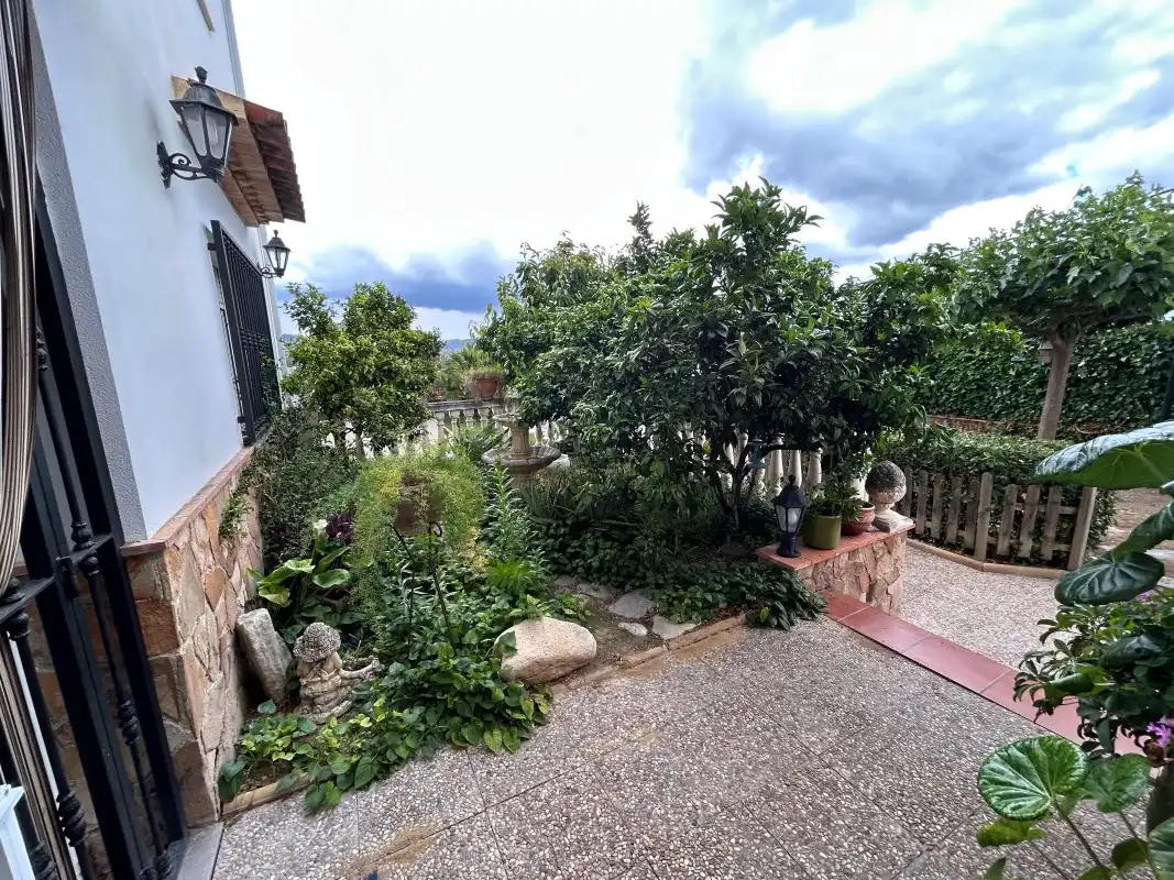 Jardí de Casa o xalet en venda en Sempere amb Aire condicionat, Jardí privat i Terrassa