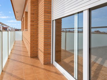 Penthouse with lift for sale in Calle Montpalau