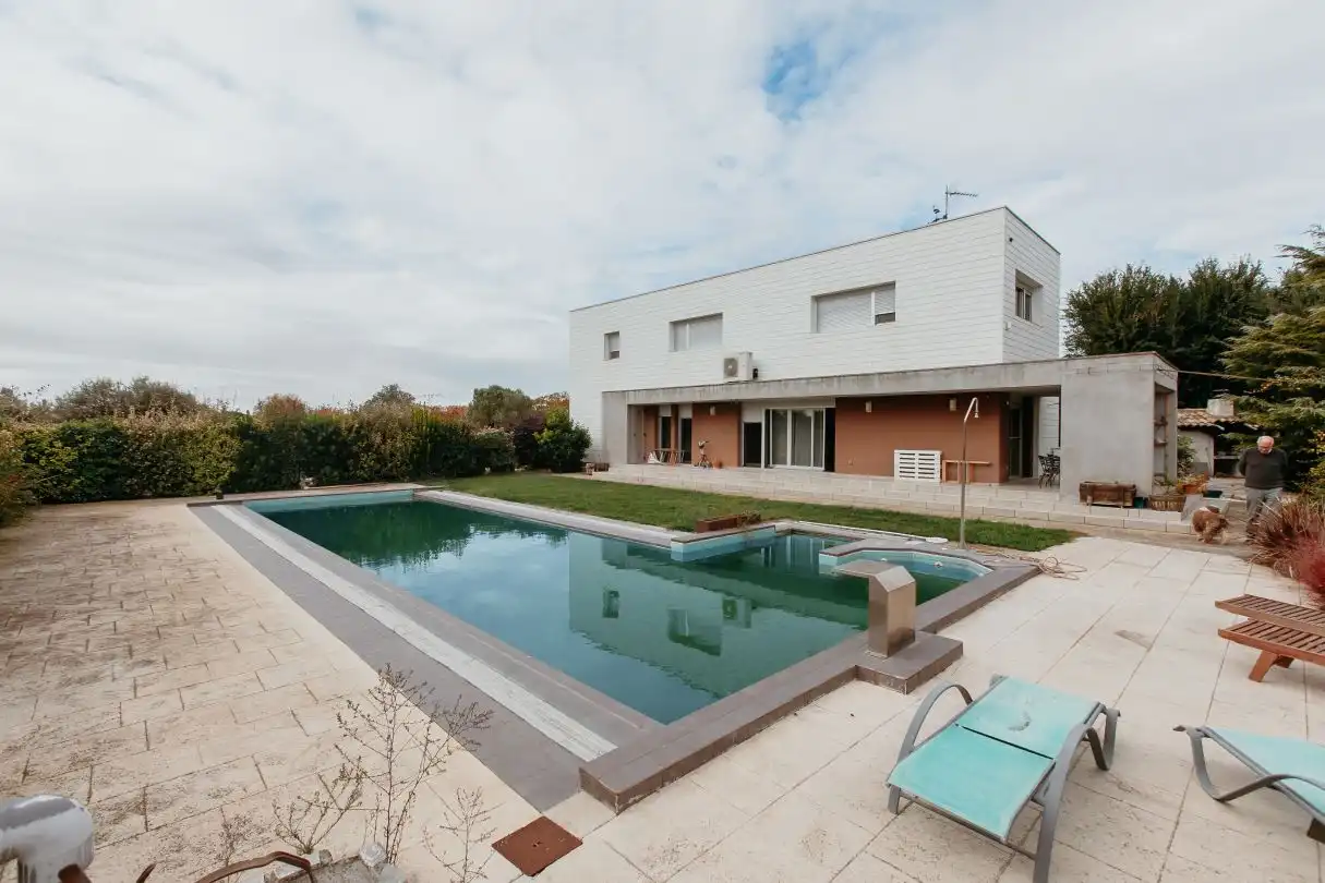 Piscina de Casa o chalet en venta en Huesca con Aire acondicionado, Calefacción y Jardín privado
