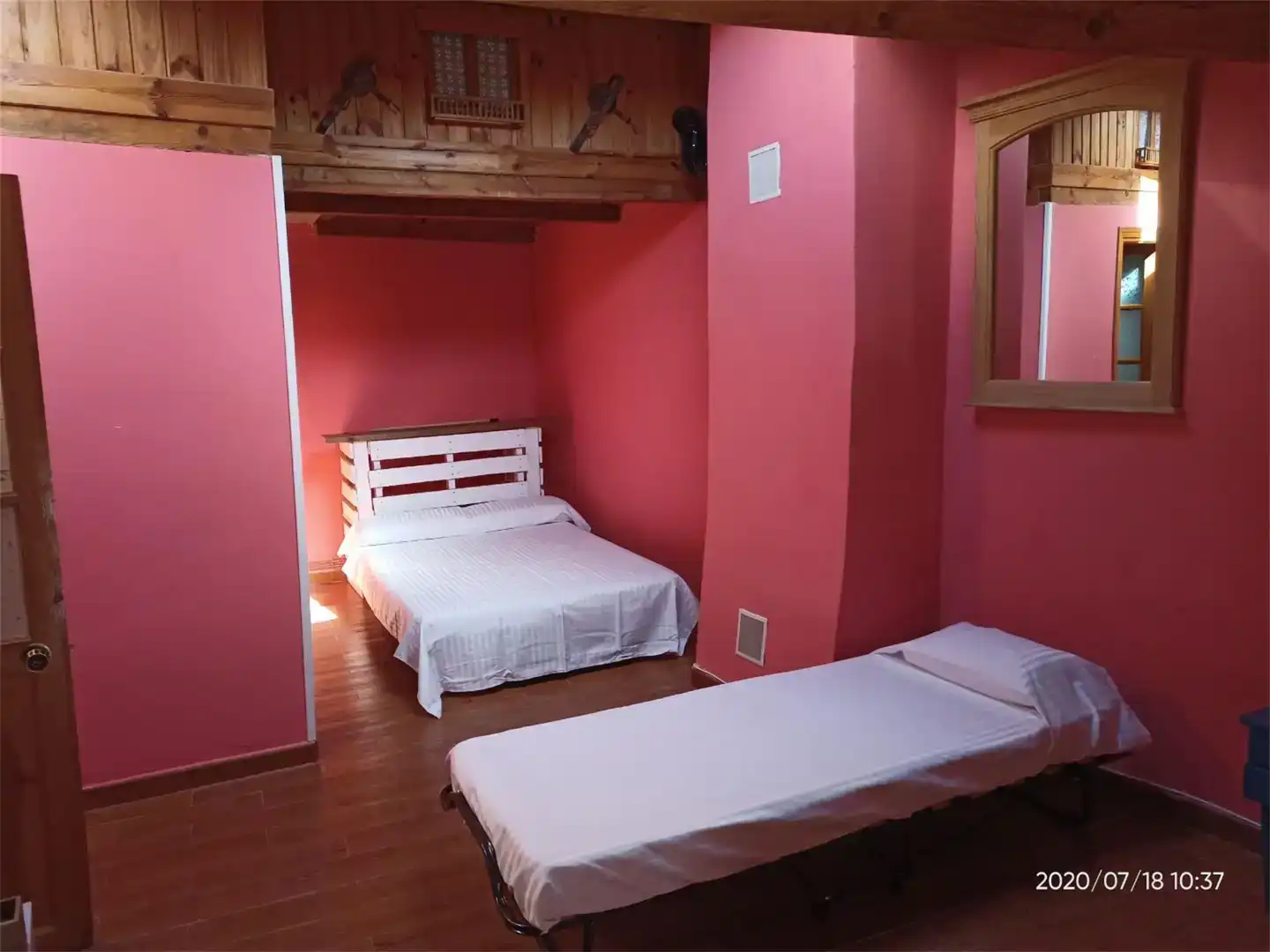Habitación de Casa adosada en venta en Bohoyo con Trastero, Amueblado y Balcón