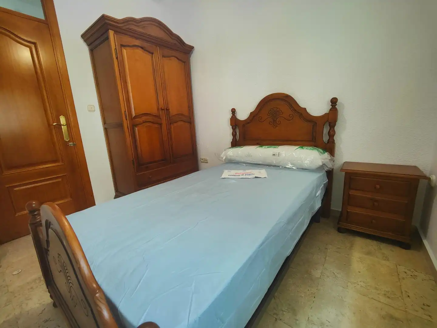 Habitación de Casa o chalet de alquiler en Granada con Calefacción, Jardín privado y Terraza