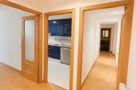 Wohnung zum Verkauf in Madrid mit Klimaanlage, Heizung und Parkett