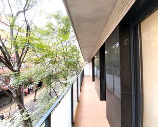 Exterior view of Flat to rent in  Barcelona Capital  with Air Conditioner and Balcony