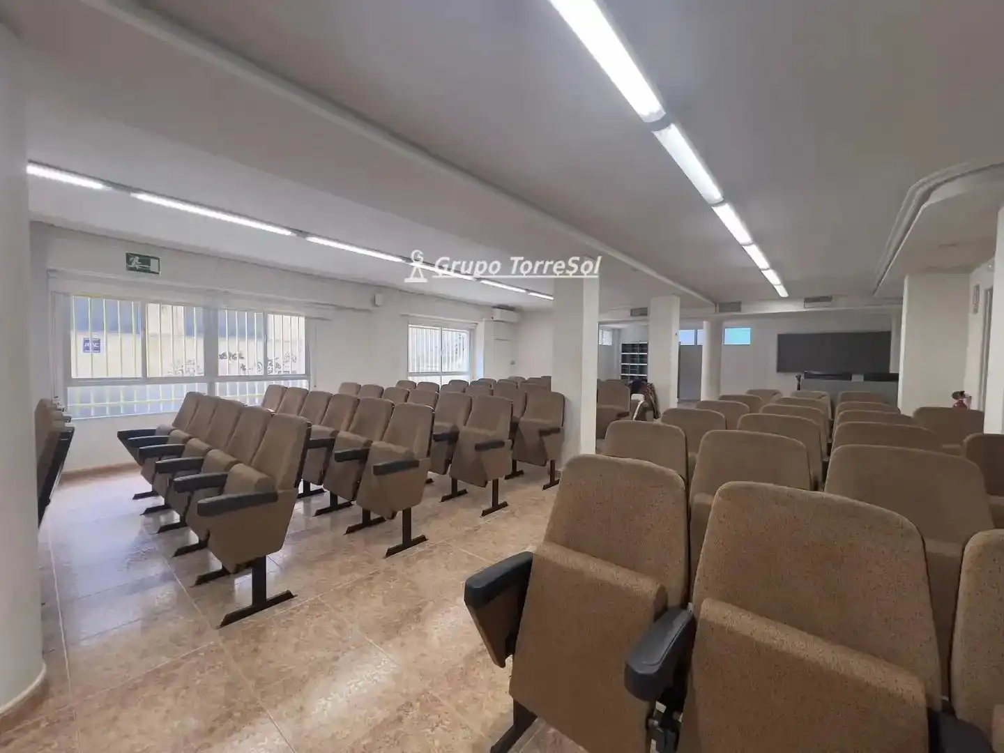 Gewerbefläche zum Verkauf in Clara Campoamor, imagen 18