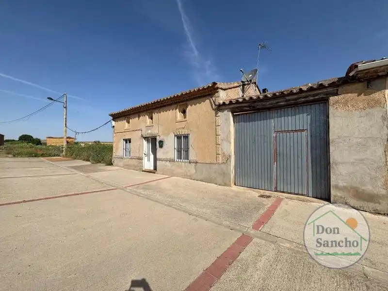 Vista exterior de Casa o chalet en venta en Rueda con Trastero