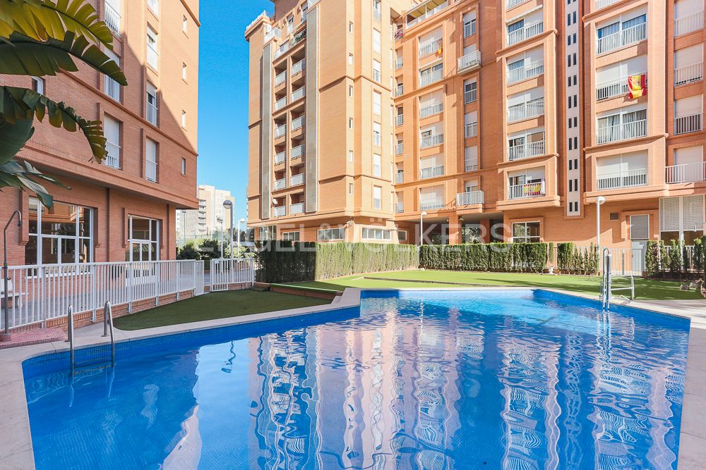 Piscina de Apartament de lloguer en  Valencia Capital amb Aire condicionat, Calefacció i Piscina