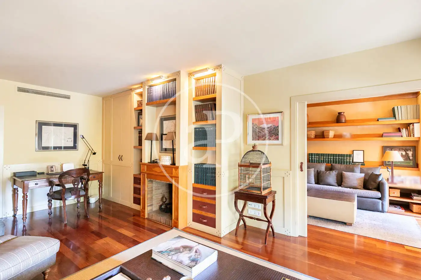 Sala de estar de Piso en venta en Barcelona con Aire acondicionado, Calefacción y Jardín privado
