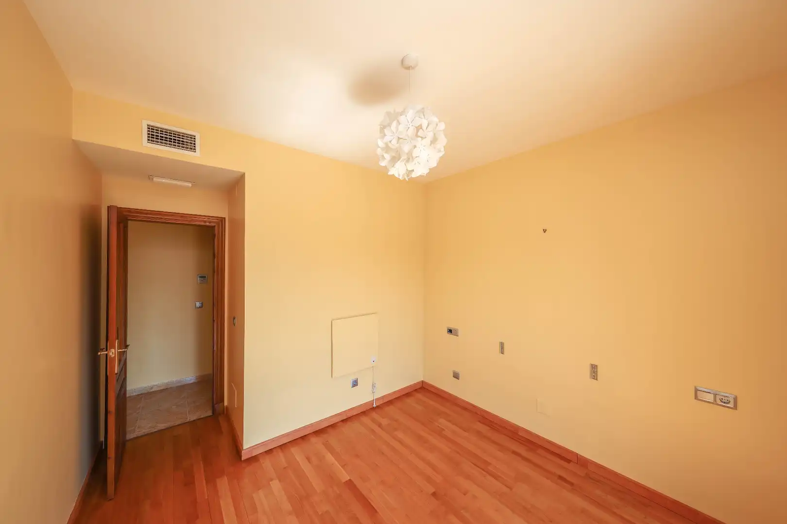 Bedroom of Houses for sale in Coín