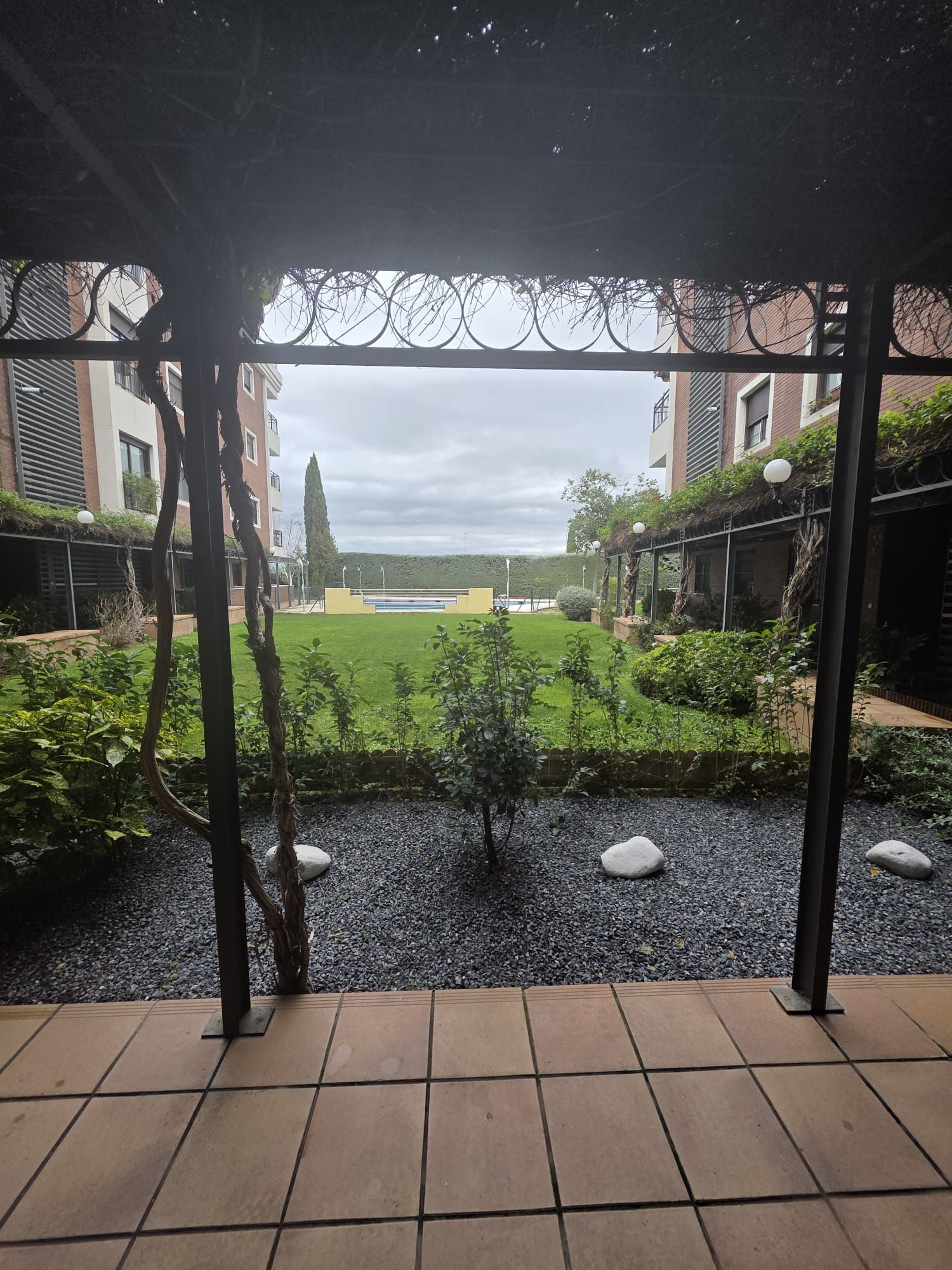 Jardí de Pis de lloguer en Las Rozas de Madrid amb Calefacció, Parquet i Moblat