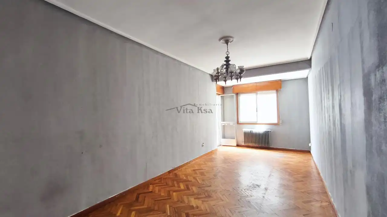 Living room of Flat for sale in Ourense Capital   with Heating, Parquet flooring and Storage room
